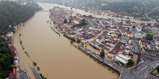 Inondations en Allemagne: Merkel dans les régions sinistrées