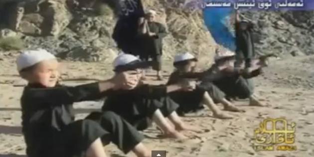 Vidéo : l'effrayant entraînement des enfants d'Al-Qaïda