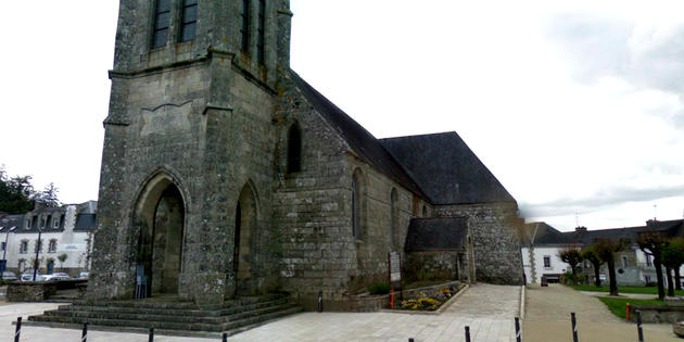 Qui en veut au patrimoine religieux du Morbihan ? Dans le bourg de Bubry (Morbihan). [Google Street View]