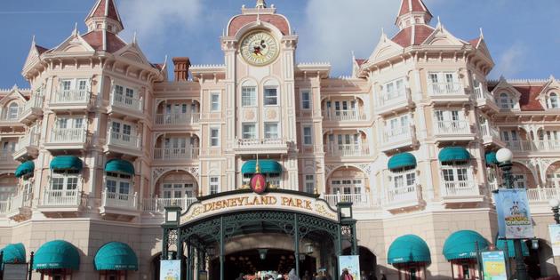 Arnaque à Disneyland : un trafic de faux billets démantelé