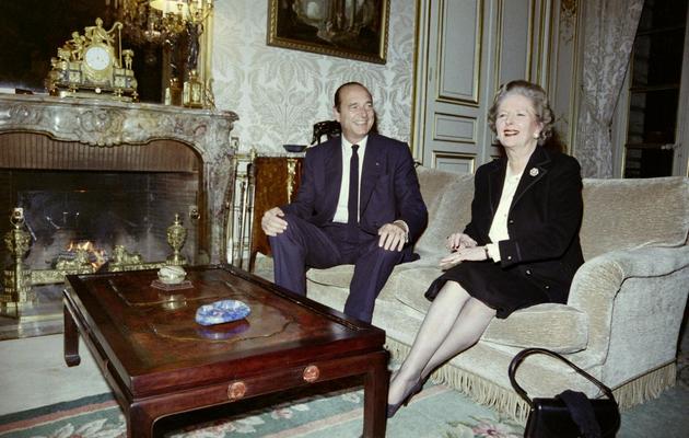 Margaret Thatcher avec Jacques Chirac, son homologue français, le 22 novembre 1987 à Matignon [ / AFP/Archives]