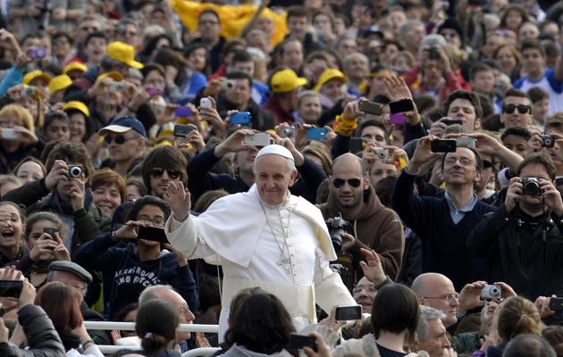 Le pape François le 3 avril 2013 à son arrivée au Vatican pour l'audience générale [Andreas Solaro / AFP]