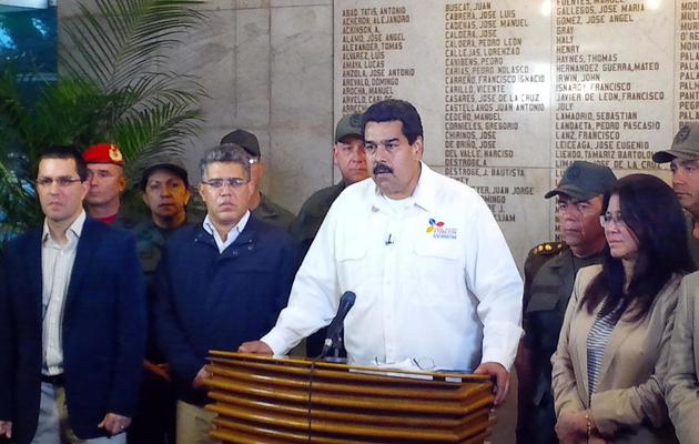Le vice-président Nicolas Maduro annonce la mort de Hugo Chavez, le 5 mars 2013 à Caracas [ / Prensa Miraflores/AFP]