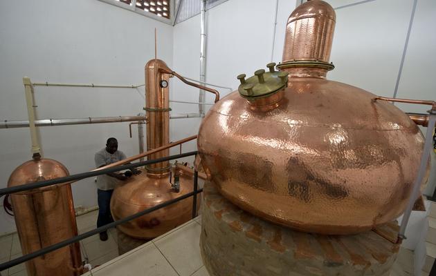 La distillerie de cachaça du Collège de l'Agriculture Luiz de Queiroz, à Piracicaba le 11 avril 2013 [Nelson Almeida / AFP]