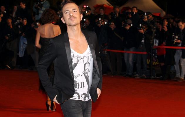 Le chanteur français Calogero arrive pour la 14e cérémonie des NRJ Music Awards, à Cannes, le 26 janvier 2013 [Valery Hache / AFP]