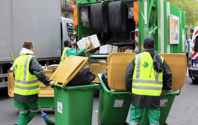 Collecte des déchets à Paris, en mai 2012 [Jacques Demarthon / AFP/Archives]