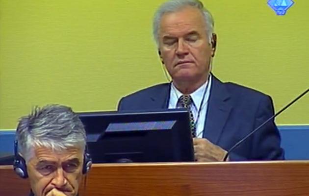 Photo transmise par le TPIY de Ratko Mladic à son procès, le 9 juillet 2012 à La Haye [ / TPIY/AFP/Archives]