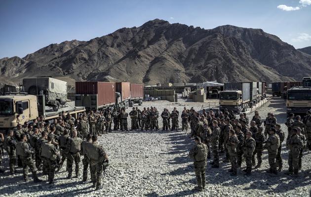 Les soldats français rassemblés le 21 septembre 2012 avant leur départ de la base de Nejrab en Afghanistan [Jeff Pachoud / AFP/Archives]