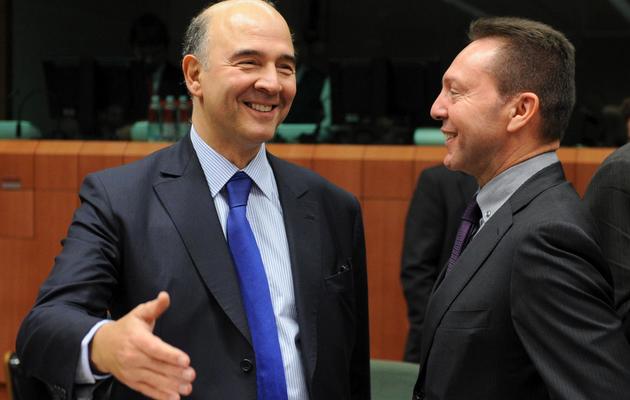 Les ministres français de l'Economie Pierre Moscovici et grec des Finances Ioannis Stournaras, le 20 novembre 2012 à Bruxelles [John Thys / AFP/Archives]
