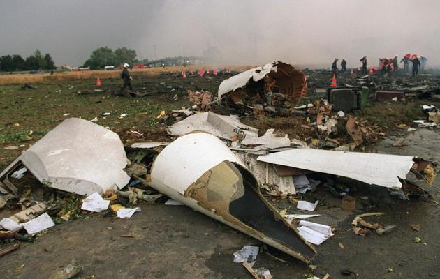 Les débris du Concorde le 26 juillet 2000 à Gonesse au lendemain du crash [Joachim Bertrand / AFP/Archives]