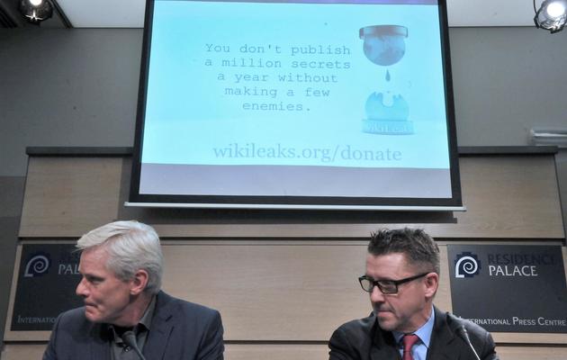 Le porte-parole de Wikileaks Kristinn Hrafnsson (g) et l'avocat du groupe Sveinn Andri Sveinsson, le 27 novembre 2012 [Georges Gobet / AFP]