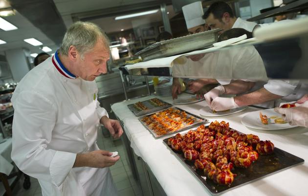 Eric Fréchon dans les cuisines du Bristol, à Paris, le 6 décembre 2012 [Lionel Bonaventure / AFP]