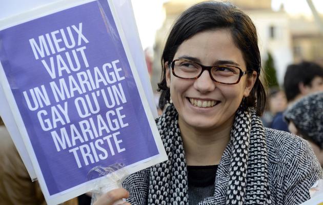 Une femme manifeste, le 15 décembre 2012 en faveur du mariage gay à Marseille [Anne-Christine Poujoulat / AFP/Archives]