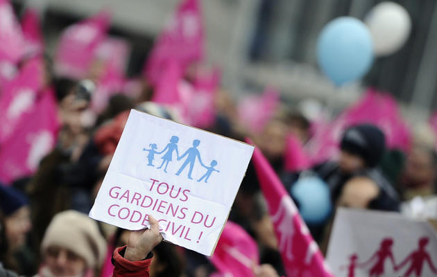 "Tous gardiens du code civil" inscrit sur une pancarte lors de la manifestation contre le mariage homosexuel le 13 janvier 2013 à Paris [Lionel Bonaventure / AFP]
