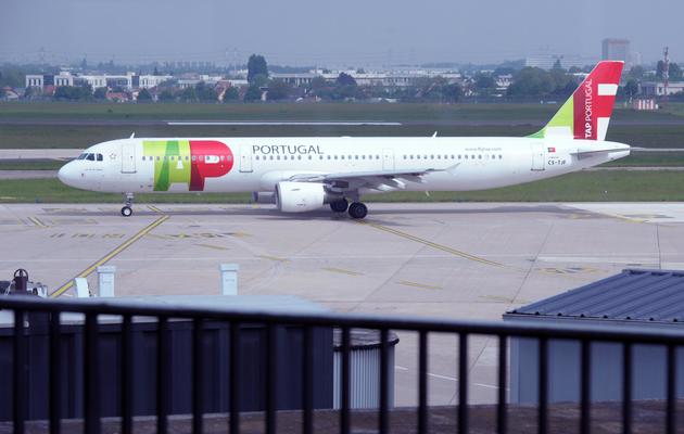 Un avion de la compagnie aérienne portugaise TAP, le 17 mai 2013 à l'aéroport d'Orly [Eric Piermont / AFP/Archives]