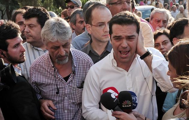 Alexis Tsipras le 11 juin 2013 devant le siège d'ERT à Athènes [Louisa Gouliamaki / AFP]