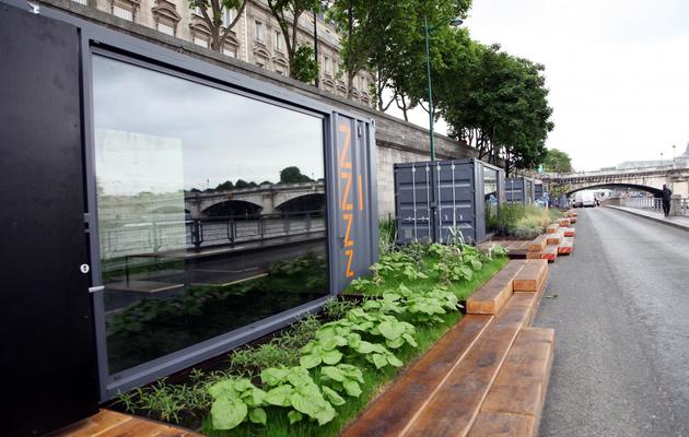 Des conteneurs sont posés sur les quais de Seine, le 13 juin 2013, dans la zone d'aménagement de la rive gauche à Paris [Claire Lebertre / AFP/Archives]
