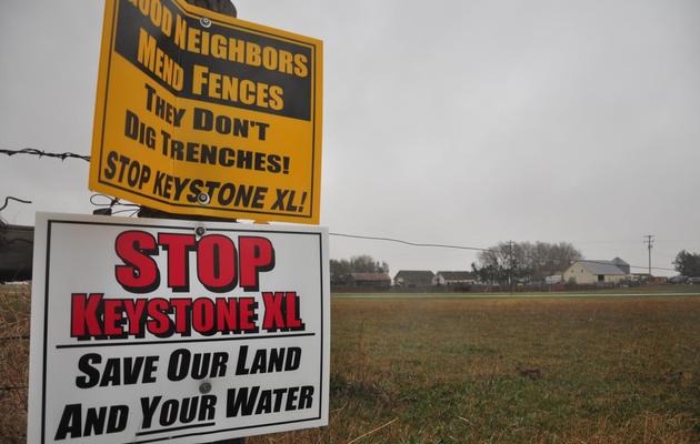 Des panneaux d'opposition à l'extension de l'oléoduc Keystone affichés le 17 avril 2013 à Fullerton dans le Nebraska [Guillaume Meyer / AFP]
