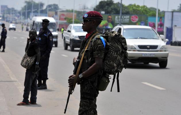 Des forces militaires anti-émeutes de la République démocratique du Congo patrouillent dans les rues de Kinshasa, le 12 octobre 2012  [Issouf Sanogo / AFP/Archives]
