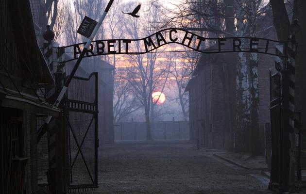 L'entrée du camp nazi d'Auschwitz le 13 janvier 2005 [Janek Skarzynski / AFP/Archives]
