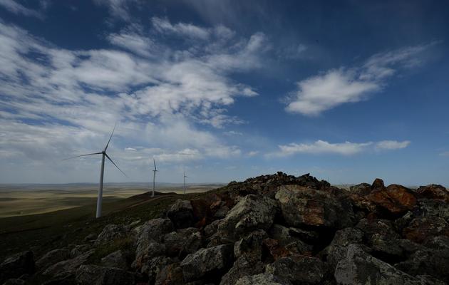 Des éoliennes installées à 70 km d'Oulan-Bator [Mark Ralston / AFP]