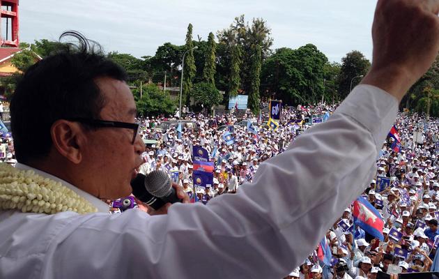 Le leader de l'opposition cambodgienne, Sam Rainsy, le 25 juillet 2013 dans la province Svay Rieng, sur une photo fournie par le CNRP [CNRP / CNRP/AFP]