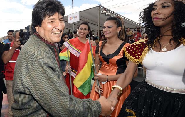 Le président bolivien Evo Morales à l'arrivée de la 7e étape du rallye-rais Dakar-2014 le 12 janvier 2014 à Uyuni [ / AFP]