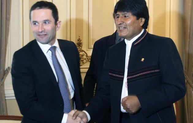 Benoît Hamon à La Paz avec le président bolivien Evo Morales (d), le 20 janvier 2014 [ / Presidencia de Bolivia/AFP/Archives]
