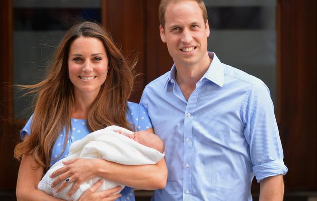 Kate, William et leur bébé George, le 23 juillet 2013 à Londres [Leon Neal / AFP/Archives]