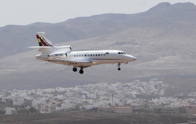 L'avion du président bolicien Evo Morales au-dessus des Canaries, en Espagne, le 3 juillet 2013 [ / AFP]