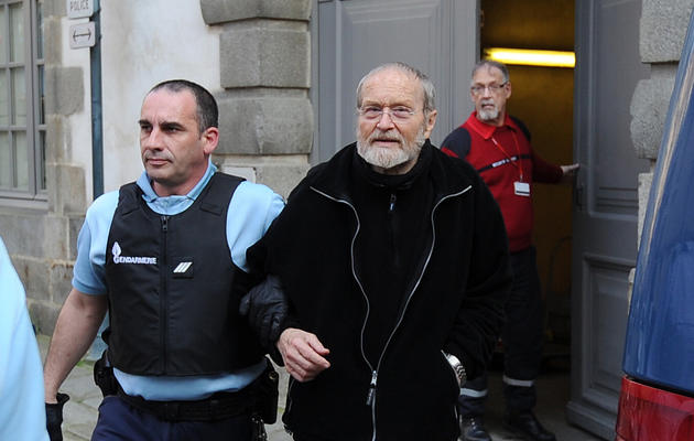 Maurice Agnelet à la sortie de la cour d'assises d'Ille-et-Vilaine après le verdict, le 11 avril 2014 à Rennes [jean-Sébastien Evrard / AFP]