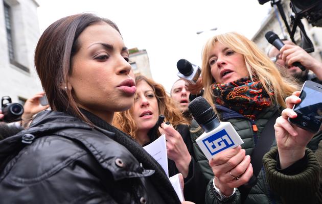 Karima El-Mahroug, dite "Ruby", répond à des journalistes, le 4 avril 2013 devant le tribunal de Milan [Giuseppe Cacace / AFP/Archives]