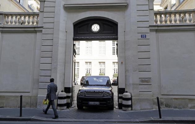 L'entrée de l'hôtel particulier de Bernard Tapie rue des Saint-Pères à Paris, le 10 juillet 2013 [Kenzo Tribouillard / AFP]
