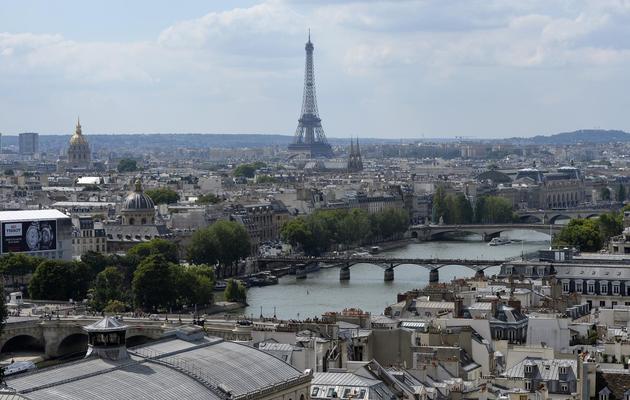 La Seine, la tour Eiffel et les Invalides vus du sommet de la tour Saint-Jacques, le 8 août 2013 [Miguel Medina / AFP]