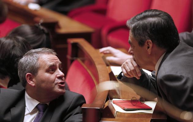 Les députés UMP Xavier Bertrand (g) et François Fillon (d) à l'Assemblée Nationale, le 18 décembre 2013  [François Guillot / AFP]