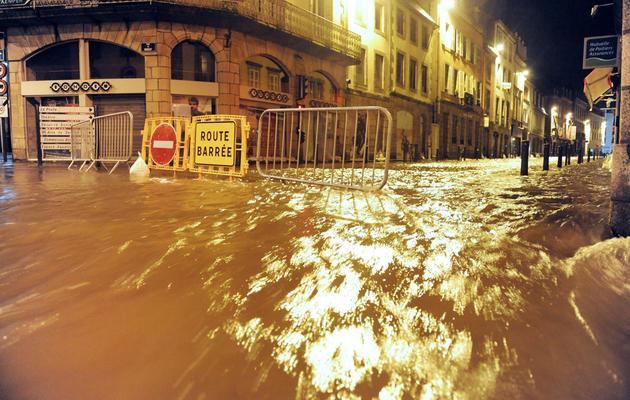 Une rue inondée à Morlaix le 6 février 2014 [Fred Tanneau / AFP]