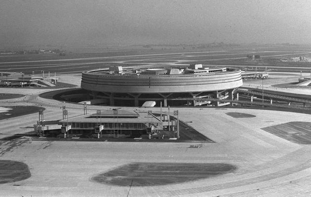 Vue de l'aéroport Roissy-Charles de Gaulle le 30 octobre 1973, l'année de son inauguration [ / AFP/Archives]