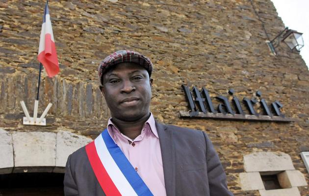 Simon Worou, maire de Sainte-Juliette-sur-Vaur, dans le département de l'Aveyron, le 7 avril 2014 [Jose Torres / AFP]