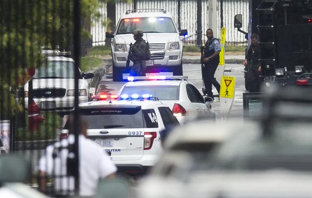 La police s'organise après une fusillade dans un immeuble de la Marine à Washington, le 16 septembre 2013 [Saul Loeb / AFP]