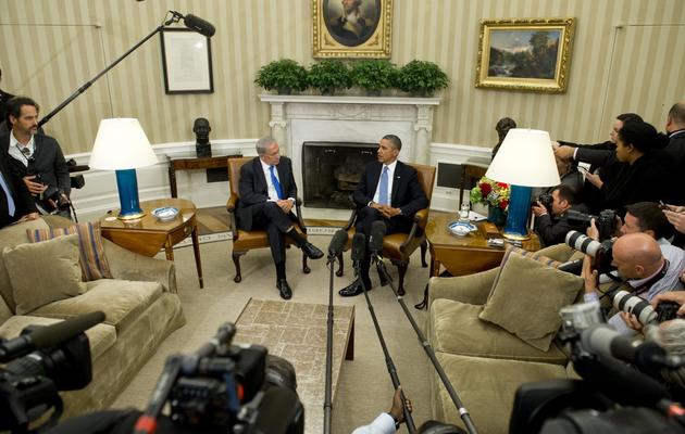 Le Premier ministre israélien Benjamin Netanyahu (g)et le président américain Barack Obama, le 30 septembre 2013 à Washington DC  [Saul Loeb / AFP]