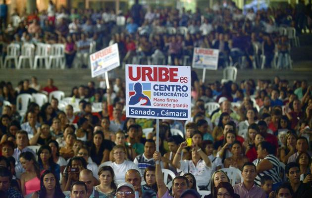 Des sympathisants rassemblés lors d'un meeting de l'ancien président colombien Alvaro Uribe, à Medellin le 2 février 2014 [Raul Arboleda / AFP/Archives]