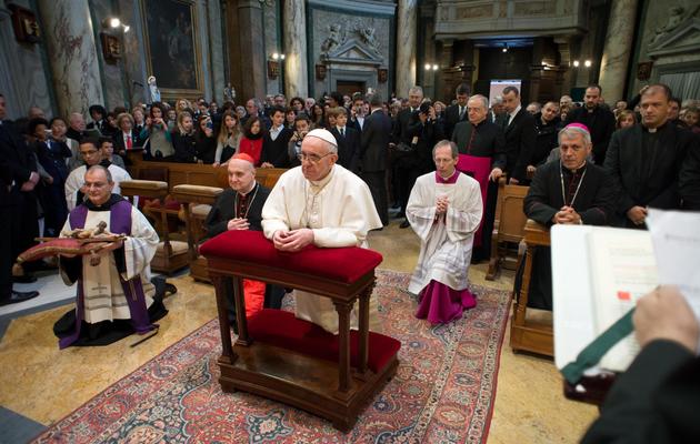 Le pape lors de la messe dans la petite paroisse Sainte-Anne le 17 mars 2013 au Vatican [- / AFP/Osservatore Romano]
