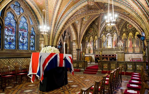 Le cercueil de Margaret Thatcher dans la chapelle du Palais de Westminster le 16 avril 2013 à Londres [Leon Neal / AFP]