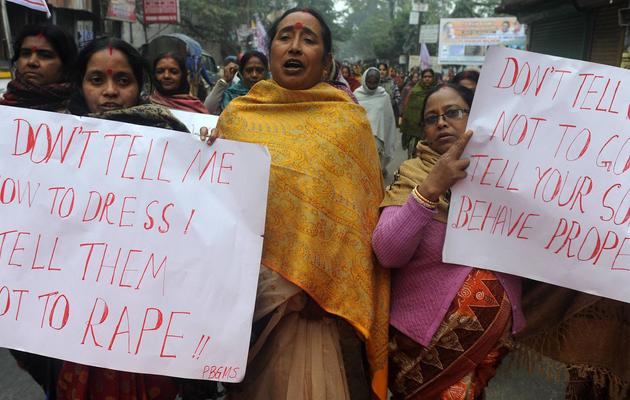 Des femmes membres du Parti communiste indien manifestent le 8 janvier 2013 à New Delhi pour réclamer justice dans l'affaire du viol collectif [Diptendu Dutta / AFP]