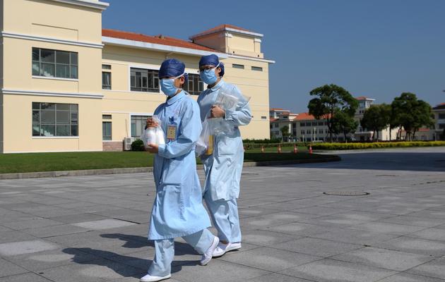 Des infirmières, le 14 mai 2013 dans un hôpital de Shanghaï [Peter Parks / AFP]