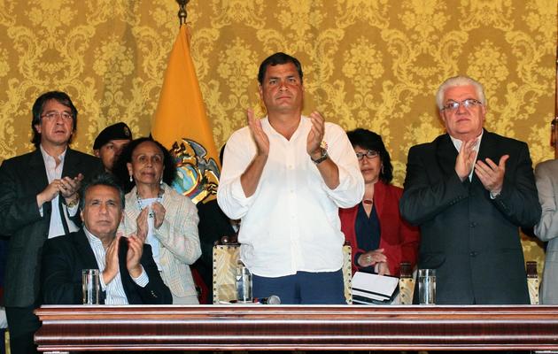 Le président équatorien Rafael Correa lors d'un discours de condoléances pour Hugo Chavez à l'Assemblée, le 5 mars 2013 à Quito. [Juan Cevallos / AFP]