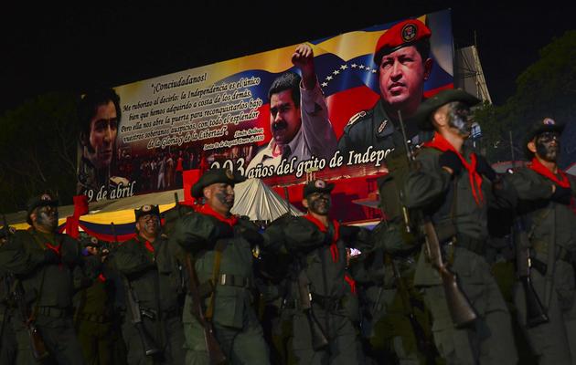 Parade des troupes après l'investiture du président Maduro à Caracas, le 19 avril 2013 [Luis Acosta / AFP]