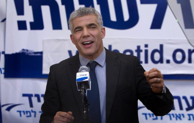 L'ex-journaliste Yaïr Lapid au siège du parti centriste Yesh Atid, le 23 janvier 2013 à Tel Aviv [Ahmad Gharabli / AFP]