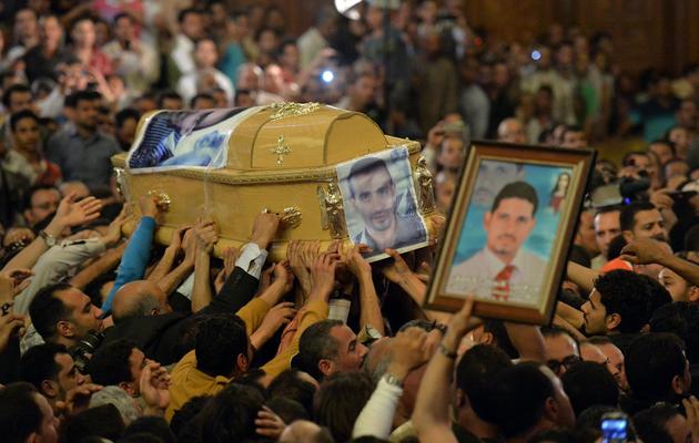 Les funérailles de coptes tués lors d'affrontements, au Caire, le 7 avril 2013 [Khaled Desouki / AFP]