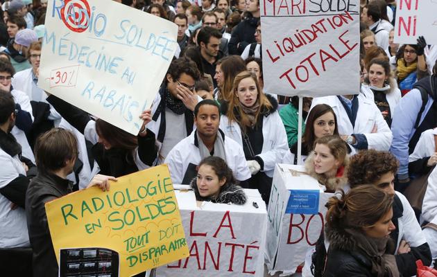 Manifestation d'internes et de médecins à Paris le 12 novembre 2012 [Pierre Verdy / AFP]